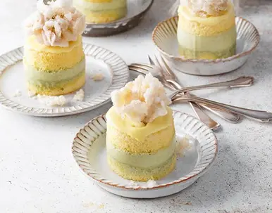 Rosen-Matcha-Törtchen
