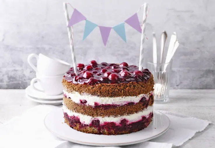 Mohntorte mit Kirschen (Rezept)