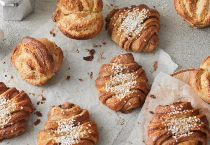 Kaneelbullar (Zimtschnecken) und Kokosbrötchen (Rezept)