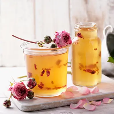 Traubengelee mit Rosenblättern gemacht nach dem Rezept von SweetFamily Marmelade selber machen Rezepte