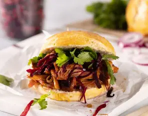 Briochebuns mit Jackfruitfüllung