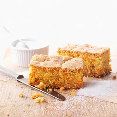 Karottenkuchen gebacken nach dem Rezept von SweetFamily