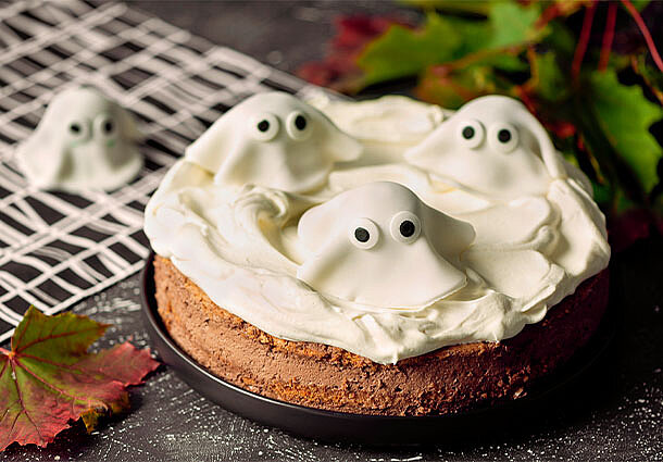 Schoko-Lakritz-Torte mit Gespenstern