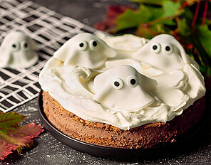 Schoko-Lakritz-Torte mit Gespenstern
