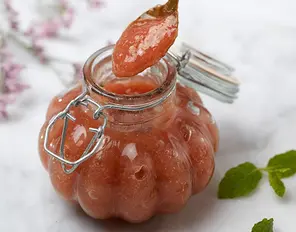 Rhabarberkonfitüre mit Holunderblütensirup