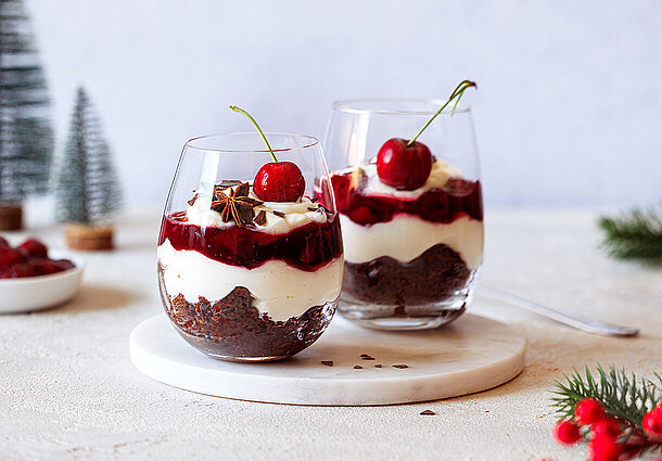 Kirsch-Mascarpone-Dessert mit Spekulatiusboden