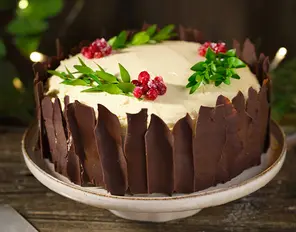 Schoko-Weihnachtstorte mit Karamellfrosting