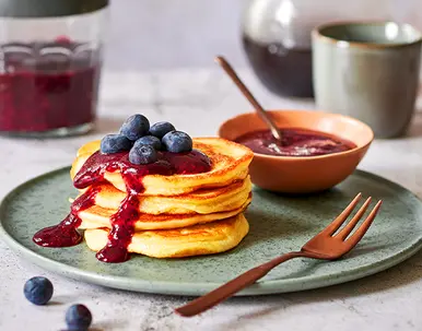 Pancakes mit Blaubeersauce