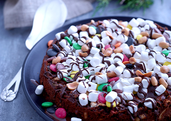 Rezept für Rocky-Road-Schokokuchen | SweetFamily