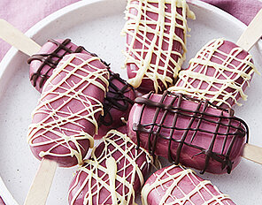 Brombeer-Eis am Stiel