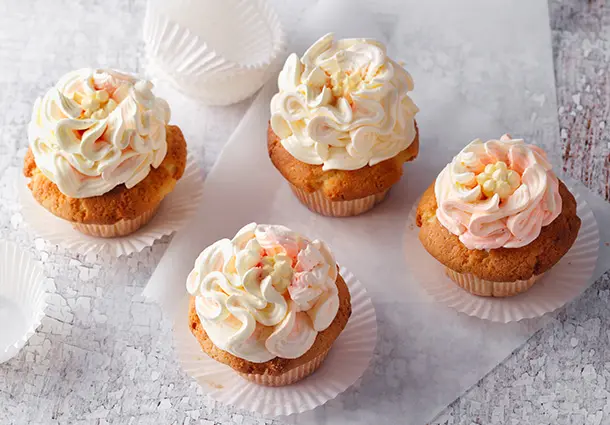 Maracuja-Cremeblüten-Muffins (Rezept)