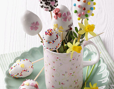 Ostereier-Zitronen-Cake Pops