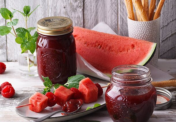 Wassermelonen-Himbeer-Konfitüre mit Minze (Rezept)