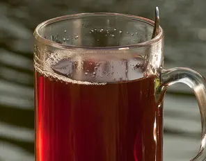 Schlehenlikör mit Tee