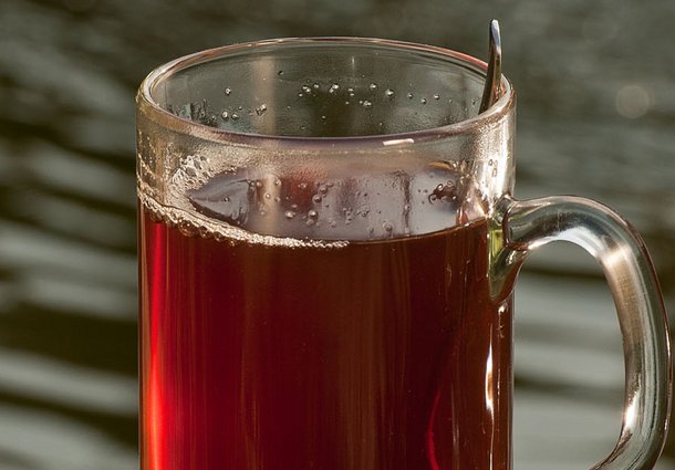 Schlehenlikör mit Tee (Rezept)