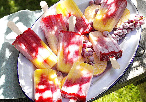Orangen-Johannisbeer-Eis am Stiel