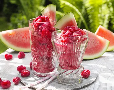 Melonen-Slush mit Himbeeren