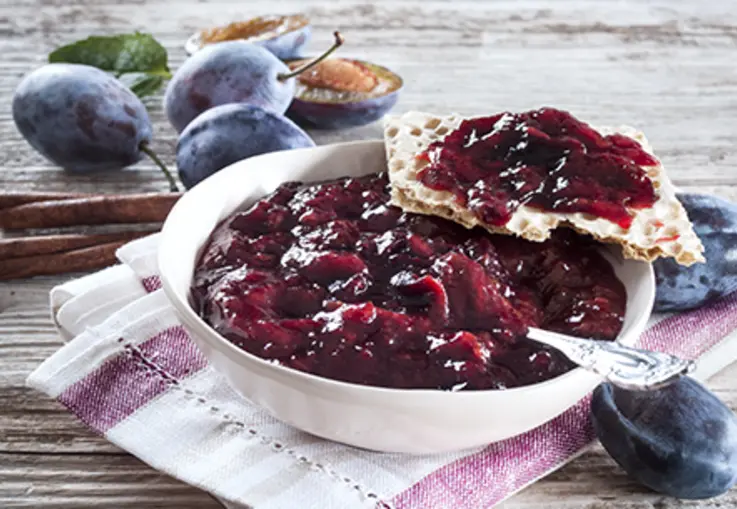 Pflaumenmus aus dem Ofen (Rezept)
