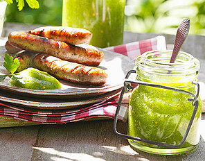 Zucchini-Senf-Sauce mit Petersilie