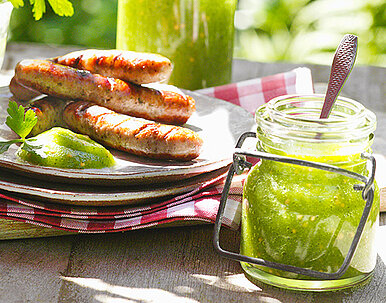 Zucchini-Senf-Sauce mit Petersilie