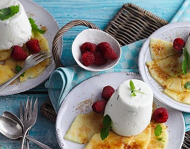 Zitronen-Joghurt mit karamellisierter Ananas