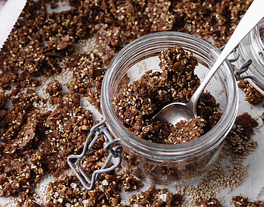 Gewürz-Granola mit Sesam