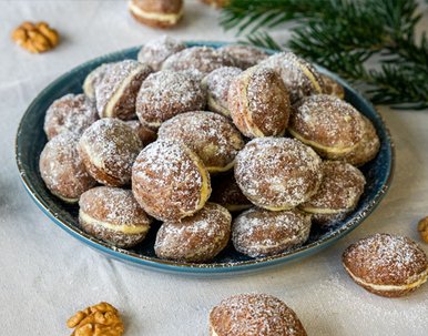Oreschki slowakische gefüllte Walnuss-Kekse