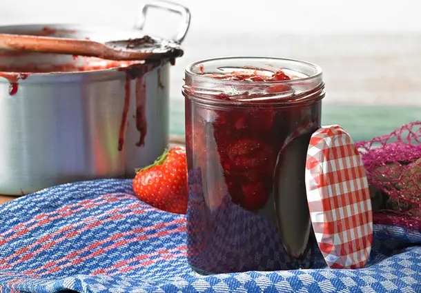 Rote Bete-Erdbeer-Konfitüre (Rezept)