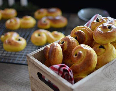 Lussekatter schwedische Safranschnecken