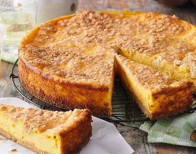 Kürbis-Käsekuchen mit Zimtstreuseln