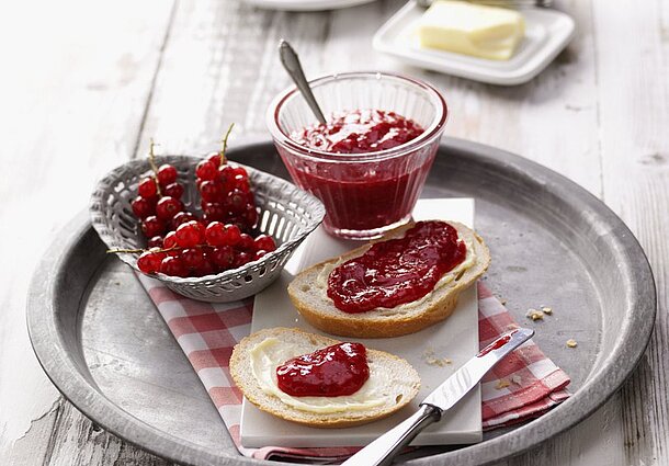 Johannisbeer-Fruchtaufstrich mit Vanille und Ingwer (Rezept)