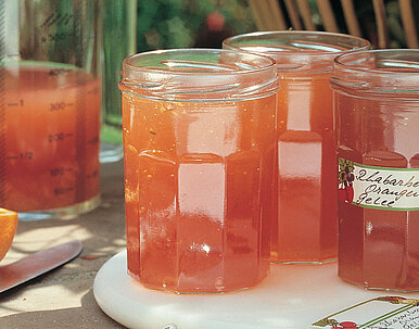 Rhabarber-Orangen-Gelee mit Roséwein