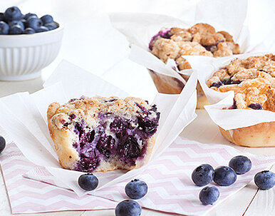 Heidelbeer-Muffins mit Mandelstreuseln