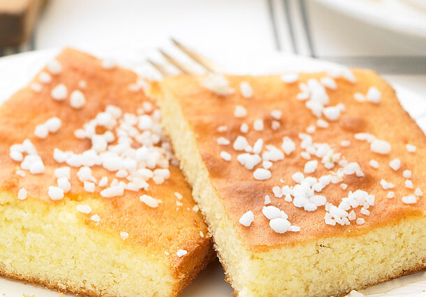 Omas Holunderblüten-Kuchen (Rezept)