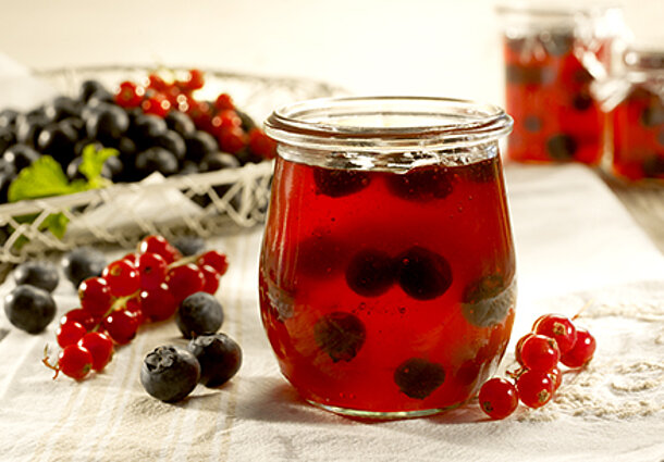 Johannisbeergelee mit Heidelbeeren (Rezept)