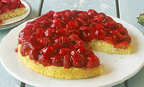 Schneller Erdbeerkuchen Erdbeerkuchen mit Biskuitteig