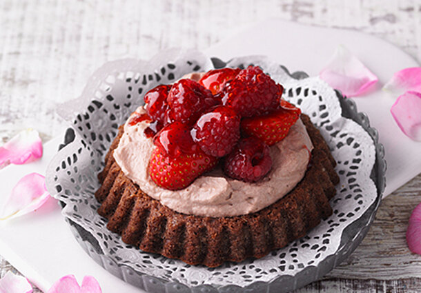 Tartelettes mit Schokocreme und Beeren (Rezept)