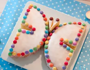 Zitronen-Schmetterling-Kinderkuchen