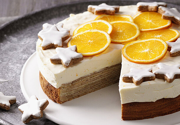 Baumkuchentorte mit Orangencreme (Rezept)