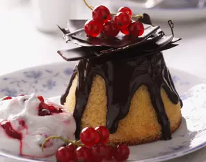 Bremer Küsterküchlein mit Johannisbeercreme