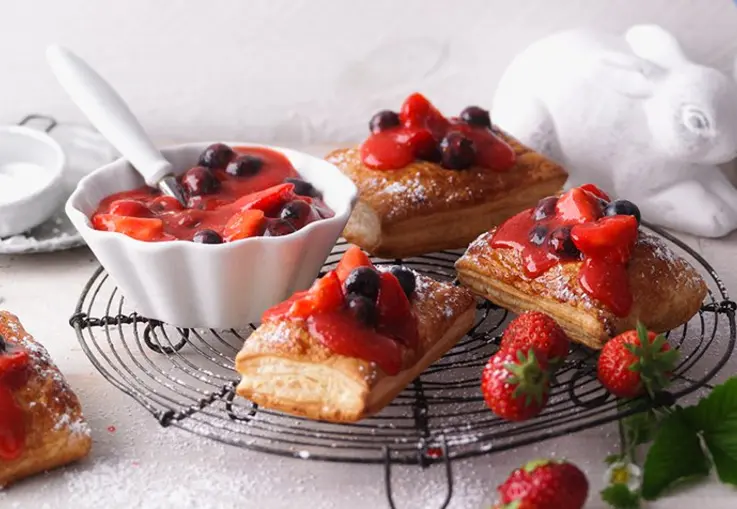 Blätterteig-Nester mit Erdbeeren (Rezepte)