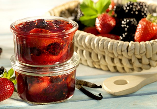 Erdbeer-Brombeer-Konfitüre mit Vanille (Rezept)