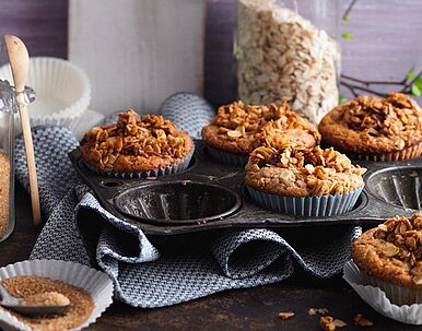 Bananen-Muffins mit Haferflocken-Crunch