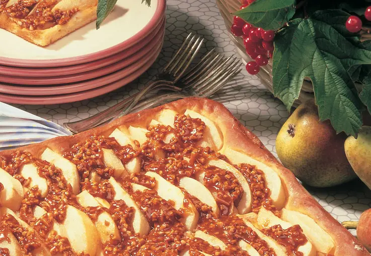 Birnenkuchen mit Karamellguss (Rezept)