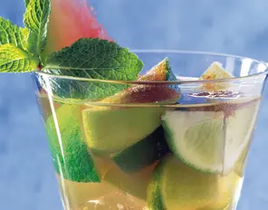 Erfrischende Limetten-Minz-Limonade