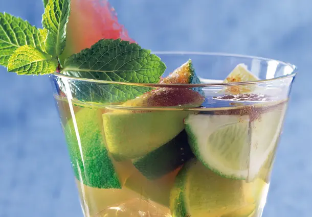 Erfrischende Limetten-Minz-Limonade (Rezept)