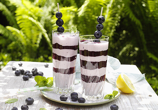 Gestreifter Blaubeershake