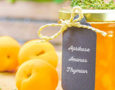 Aprikose-Ananas-Marmelade mit Thymian