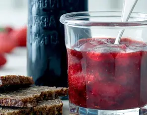 Würzige Erdbeer-Konfitüre mit Balsamico