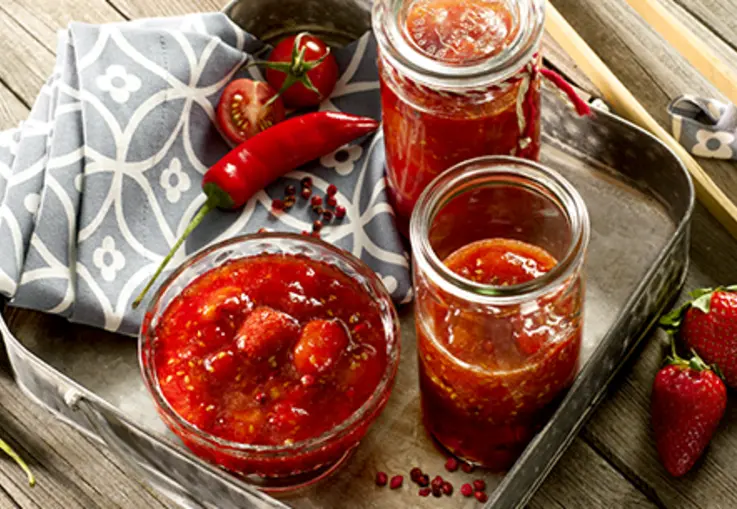 Scharfes Erdbeer-Tomaten-Chutney (Rezept)